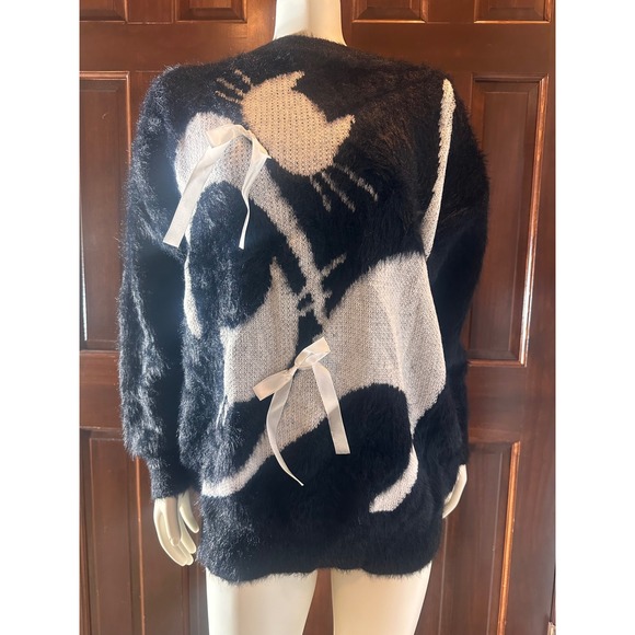 Aelfric Eden Black Furry Cat Knit Sweater Size Small - Picture 1 of 3